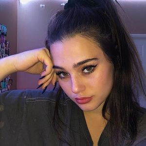 Meet your Posher, Taryn